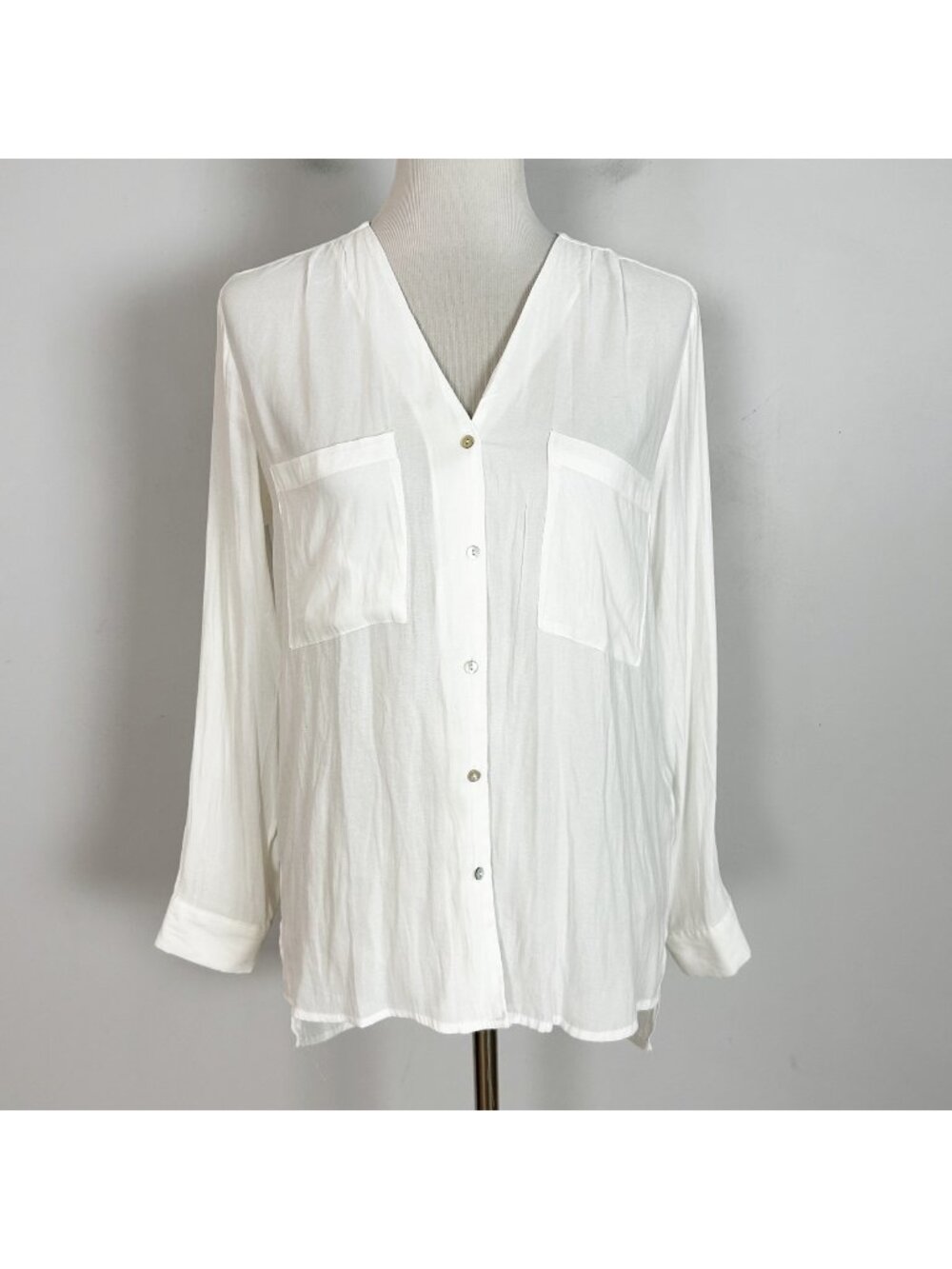 H&M White Button‎ Front Shirt Lightweight Flowy Semi-Sheer Size 6 Women's